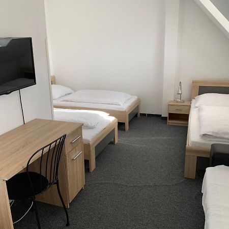 Penzion Holiday Trnava Esterno foto