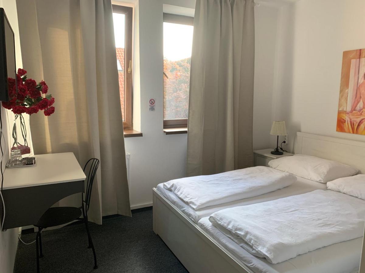Penzion Holiday Trnava Esterno foto